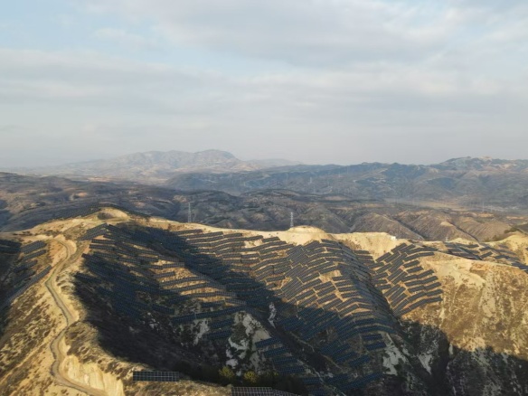 全球足跡 | “山地光谷”！陽光能源助力山西忻州5萬千瓦光伏項目全容量并網發電